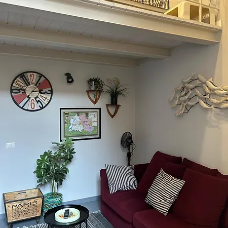 Moon House קטאניה